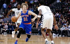 Ron Baker active son option pour rester aux Knicks