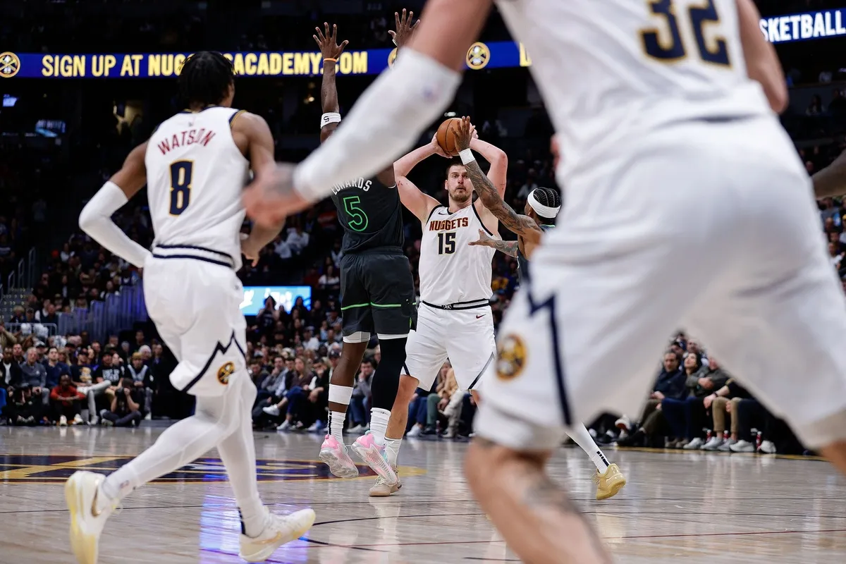 Nikola Jokic contre les Wolves