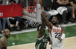 Deandre Ayton plombé par les fautes