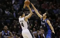 Derek Fisher compare son rôle en défense à celui de Jose Calderon