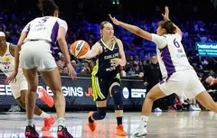 Paige Bueckers et Arike Ogunbowale viennent à bout des Sparks