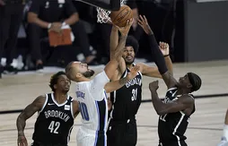 Le duo Evan Fournier – Nikola Vucevic permet à Orlando de prendre la 7e place à Brooklyn