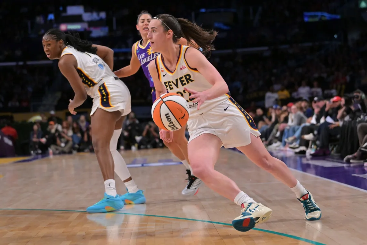 Le duo Clark-Mitchell remet le Fever sur les rails