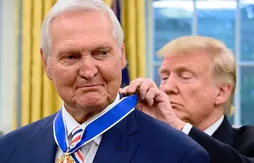 Après Bob Cousy, Jerry West à son tour honoré à la Maison-Blanche