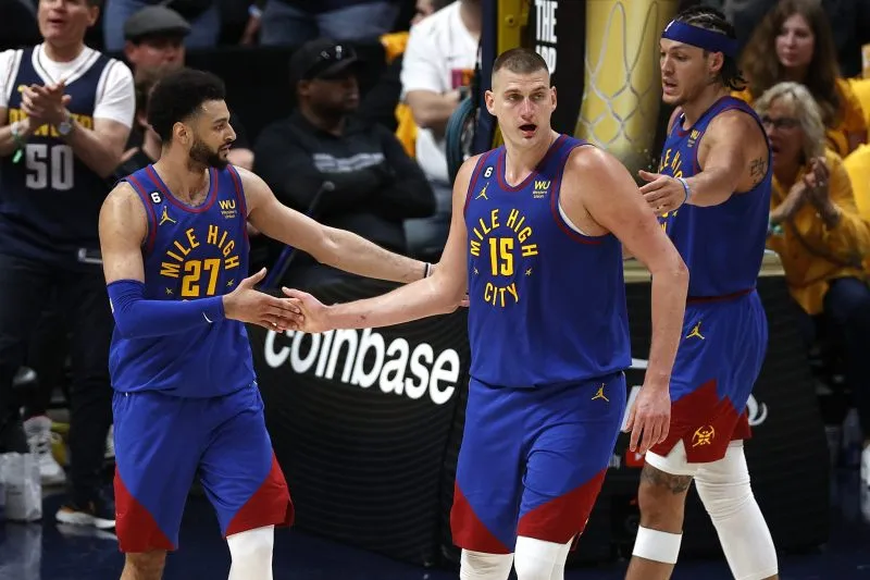 Nikola Jokic, Jamal Murray et les Denver Nuggets remportent le Game 1 des NBA Finals 2023