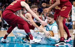 Même le réservoir à moitié vide, les Cavs finissent par l’emporter…