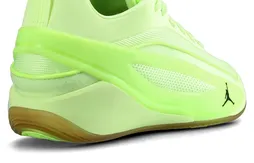 La Jordan Luka 5 s’essaie au tennis