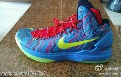 Nike : la très bariolée Zoom KD V “Christmas” se dévoile, une KD V basse en préparation