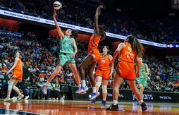 Breanna Stewart écœure le Sun
