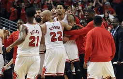 Derrick Rose terrasse les Cavaliers sur un tir assassin au buzzer !