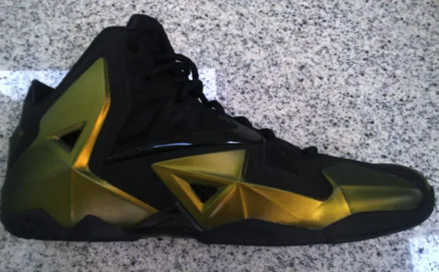 Nike LeBron 11