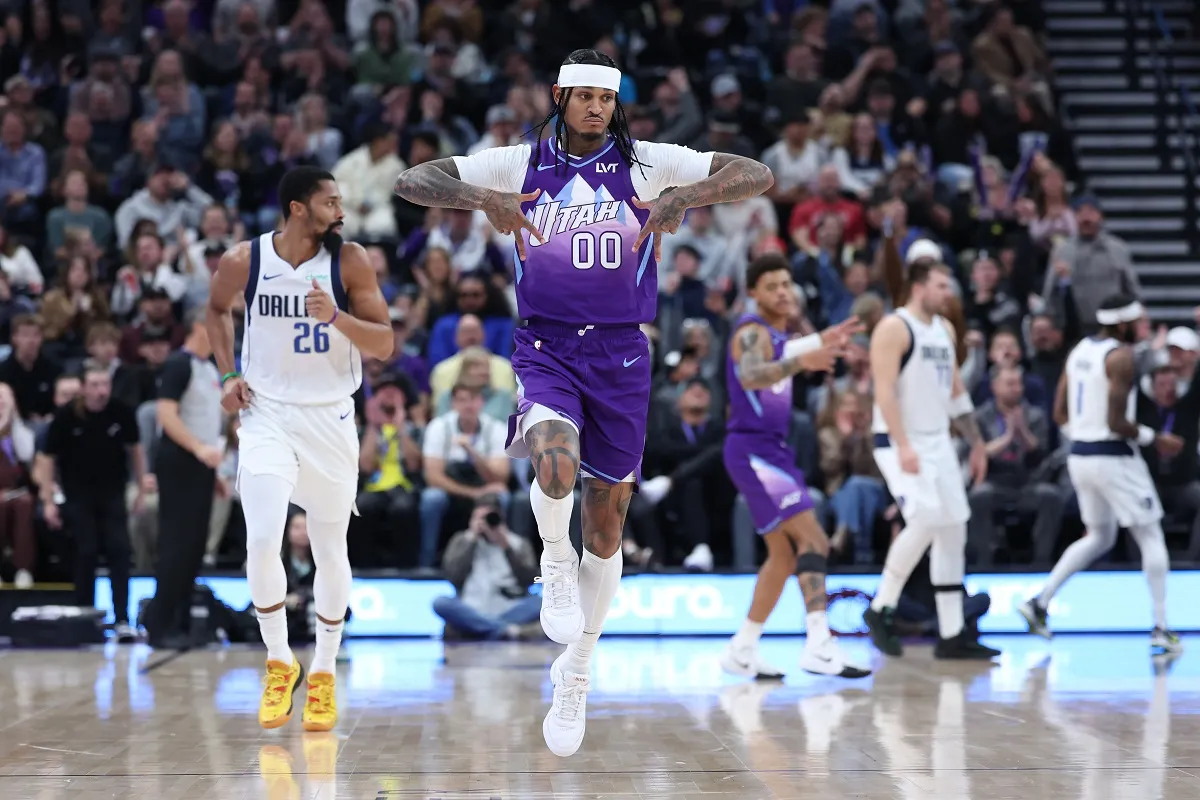 Jordan Clarkson (Jazz) contre les Mavericks