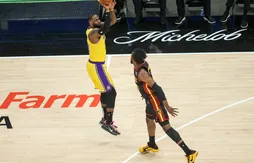 Maître du « money time », LeBron James achève les Hawks