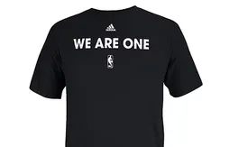 Pour la lutte contre le racisme, la NBA lance des T-shirts “We Are One”