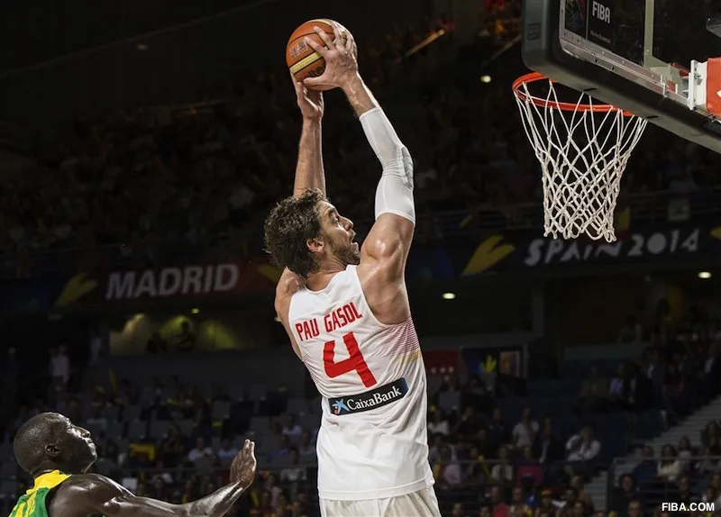 Eurobasket 2015 : présentation du Groupe B qui jouera ses matchs dans l'O2 Arena de Berlin (14 500 places). C'est sans conteste le groupe le plus relevé de la compétition avec pas moins de cinq prétendants au podium au sein de la même poule. Reste à savoir qui de l'Espagne, la Serbie, la Turquie, l'Italie ou l'Allemagne restera à quai à la fin de la première phase