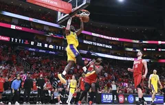 Les Lakers terrassent les Rockets en prolongation pour mener 3-0 !