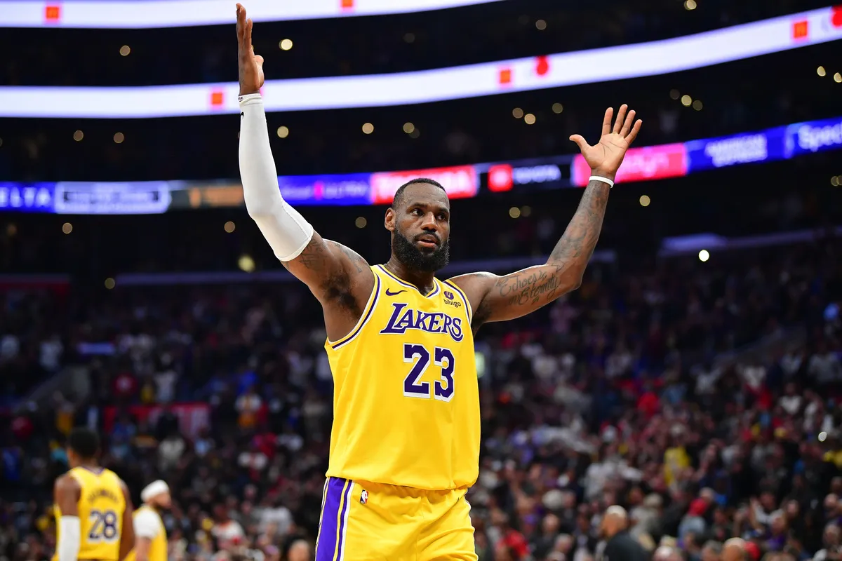 LeBron James face aux Clippers