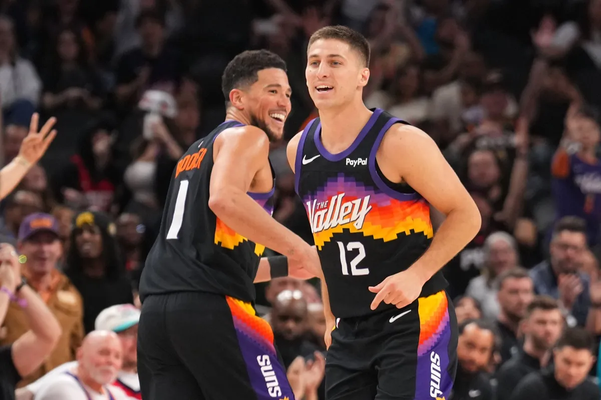 Collin Gillespie (Suns) contre les Hornets