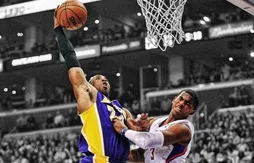 [replay] Kobe Bryant posterize… Chris Paul !