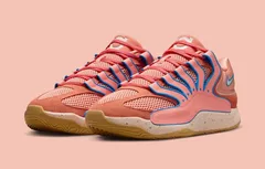 La KD 18 « Atomic Pink » attend son tour