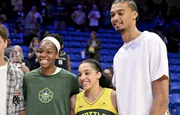 Sous les yeux de Victor Wembanyama, Gabby Williams remporte son duel face à Paige Bueckers