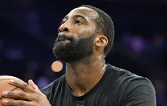 Andre Drummond puni par Mike Brown