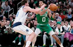 Le duo Doncic/Dinwiddie gâche la fête de Kevin Garnett à Boston