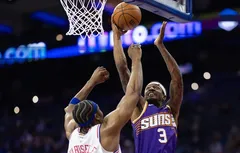 Remaniés, les Suns se relancent à Philadelphie