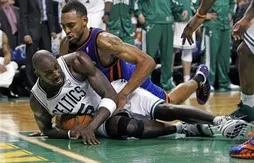 Boston résiste à un grand Carmelo Anthony