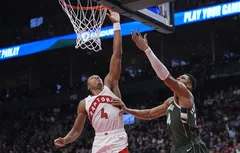 Scottie Barnes marque aussi des points en défense