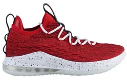 La LeBron 15 verra rouge dans quelques jours