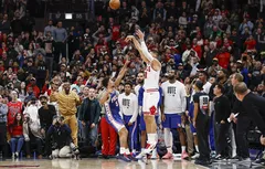 De -24 à la victoire finale : les Bulls braquent les Sixers en beauté !