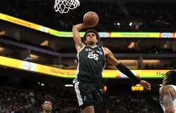Dominick Barlow garde son “two-way contract” chez les Spurs