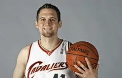 Lance Allred, le premier sourd à jouer en NBA
