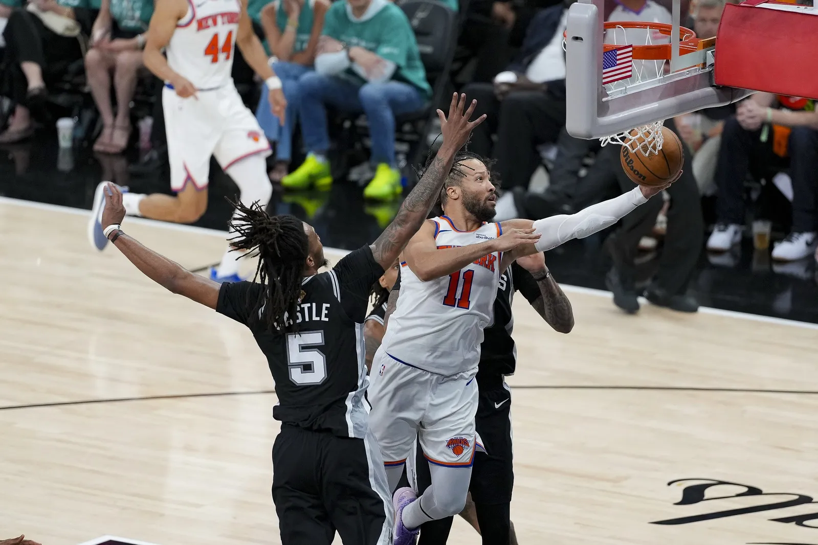 Jalen Brunson face aux Spurs