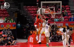 Maladroit mais omniprésent, Caleb Wilson signe le dunk de la Summer League