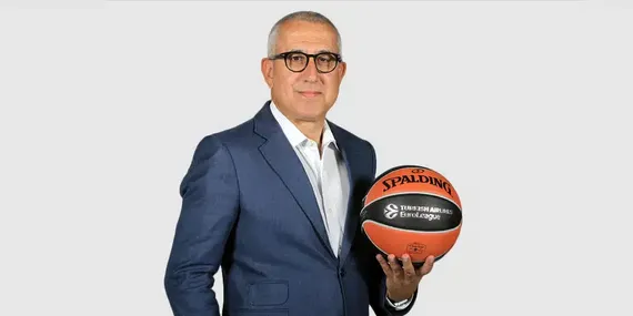 https://www.basketusa.com/thumbor/I5hvkmsR7dnEpnfeTZAVYzyq9oU=/570x285/smart/filters:format(webp)/https%3A%2F%2Fmedia.basketusa.com%2Fmain%2F2026%2F08%2FStavropoulos_out.jpg.webp