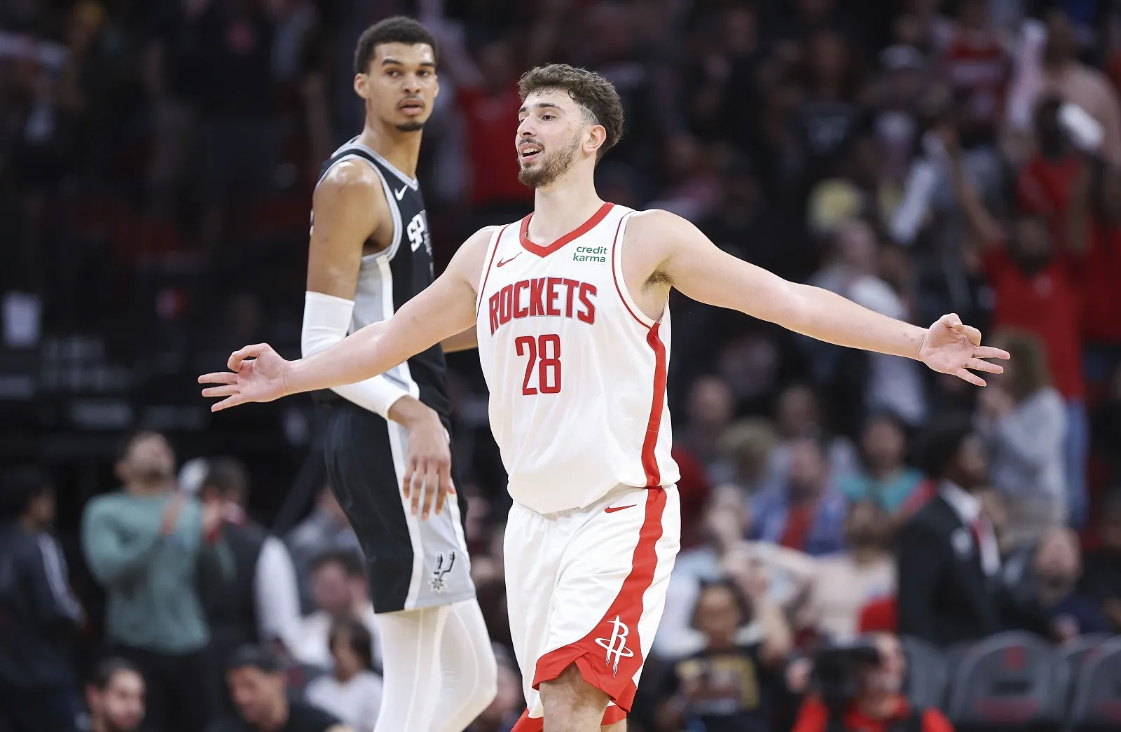 Alperen Sengun (Rockets) face à Victor Wembanyama (Spurs)
