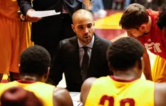 Les Cavaliers à Denver pour trouver un entraîneur