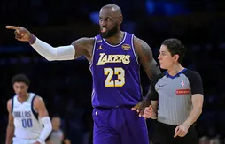 Un triple-double historique de LeBron James enfonce les Mavs