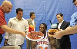 Le photo montage du jour : Eddy Curry face aux journalistes