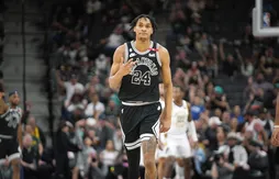 Sur leur maillot, les Spurs rendent hommage à leur fondateur