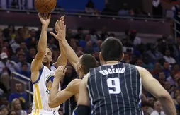 Stephen Curry va-t-il atteindre les 400 3-points réussis ? Le point après 70 matches