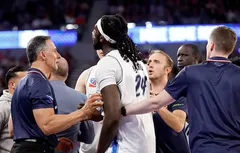 Montrezl Harrell pète les plombs dans le championnat australien