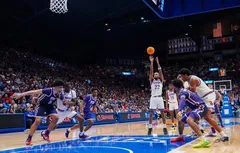 Malgré ses pépins physiques, Darryn Peterson s’illustre avec Kansas