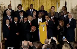 La photo du soir : une recrue prestigieuse aux Lakers