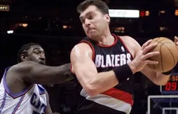 D’Arvydas Sabonis à Yao Ming, anthologie des “géants” de la NBA