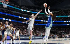 Arike Ogunbowale et les Wings stoppent la série du Fever
