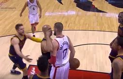Les images de l’accrochage entre Richard Jefferson et Jonas Valanciunas