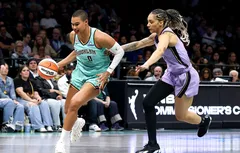 Gabby Williams et les Valkyries frappent fort face au Liberty